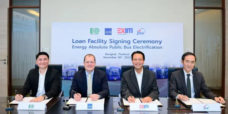 EA ลงนามสินเชื่อเงินกู้มูลค่า 3.9 พันล้านบาท กับ ADB JICA และ EXIM Thailand เดินหน้าโครงการรถโดยสารไฟฟ้า (EV Bus) ยกระดับการขนส่งไร้มลพิษอย่างยั่งยืน