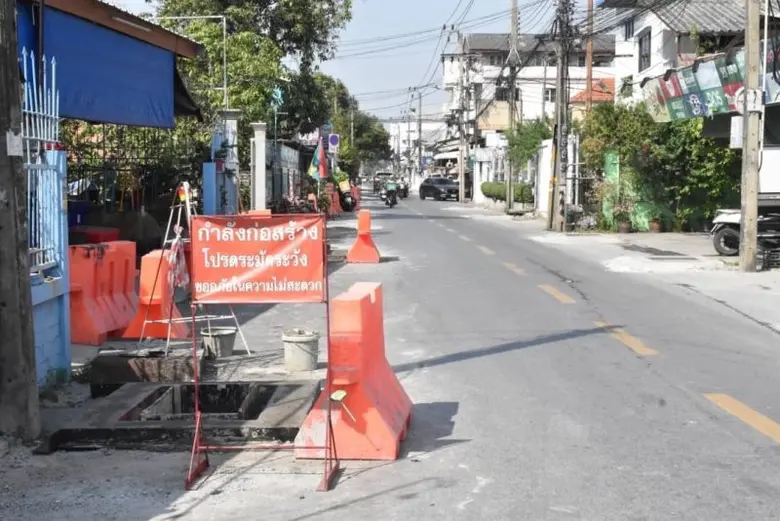 เขตสวนหลวงเร่งปรับปรุงผิวจราจรซอยอ่อนนุช 39 พร้อมประสาน สน.พระโขนงปรับการจราจรเป็นเดินรถทางเดียว
