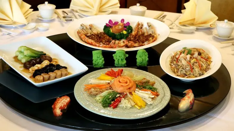 "ฉลองตรุษจีนปีมังกร" ที่โรงแรม ดิ เอมเมอรัลด์
