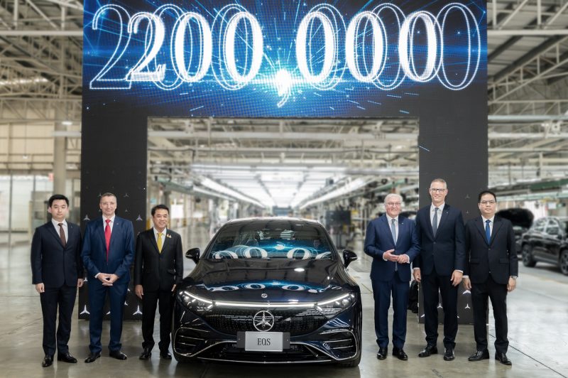 Electrifying Milestone—Federal President Frank-Walter Steinmeier Celebrates the 200,000th Locally Assembled Car in Thailand at Mercedes-Benz Plant