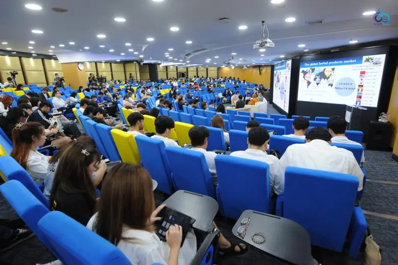 คณะวิศวกรรมศาสตร์ สาขาวิศวกรรมโลจิสติกส์ มหาวิทยาลัยหอการค้าไทย จัดงานเสวนาในหัวข้อ "ก้าวทัน...โลจิสติกส์ผลักดันสมุนไพรไทย ไปสู่ตลาดโลก" THPD x UTCC