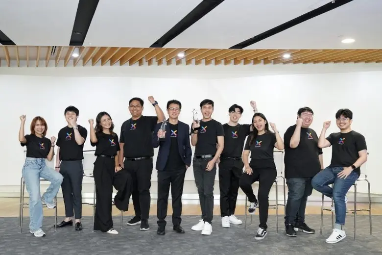 SCB TechX powers into 2024, securing victory with dual honors at the Asian Management Excellence Awards