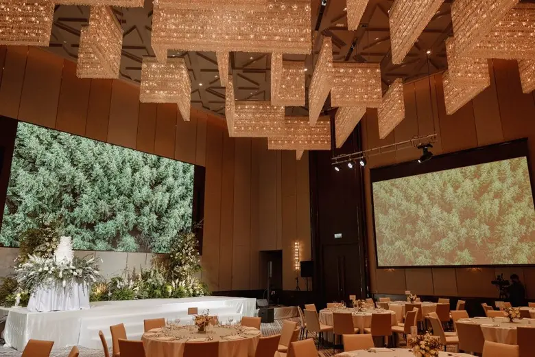 เนรมิตงานแต่งงานสุดหรูในฝันใจกลางเมือง กับงาน"ENCHANTED GARDEN WEDDING GALA" ที่ โรงแรมชาเทรียม แกรนด์ กรุงเทพฯ