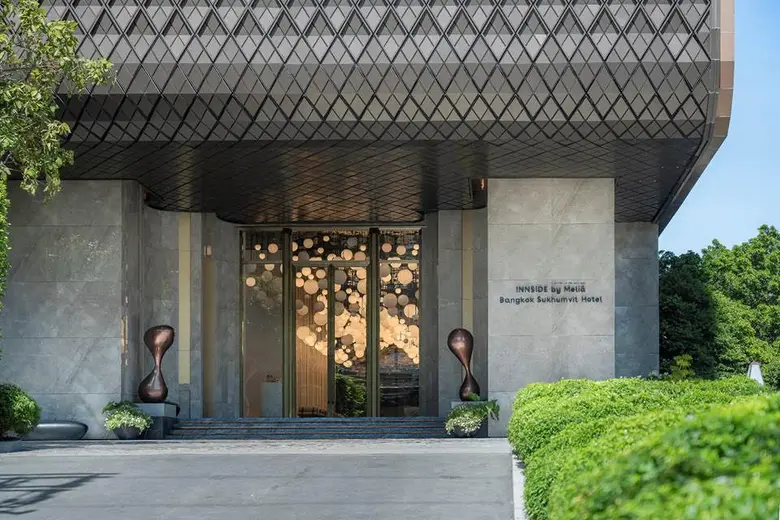 TGIF: New Lifestyle Hotel Launches 'Weekend Seafood Catch' Experience