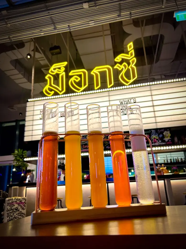 โรงแรมม็อกซี่ แบงคอก ราชประสงค์ ต้อนรับเดือน Pride Month ขนทัพโปรโมชัน สนุกกับความอร่อยไม่ซ้ำใคร ตลอดเดือนมิถุนายนนี้