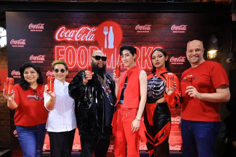 COCA-COLA(TM) CELEBRATES FOODMARKS CAMPAIGN: TAKING LUCKY WINNERS TO EXPLORE LOCAL CULINARY HERITAGE IN BANTHAT THONG WITH THREE CELEBRITIES AND SPECIAL GUEST