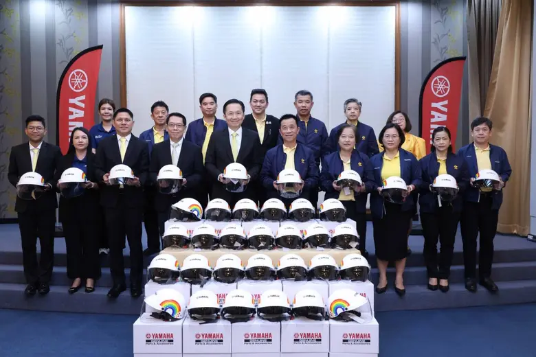 ยามาฮ่าฉลองครบรอบ 60 ปี เดินหน้าเสริมความปลอดภัยส่งต่อหมวกกันน็อกขนาดเล็ก 300 ใบให้กับ สมอ. เพื่อนำไปแจกจ่ายให้กับประชาชนเสริมสร้างความปลอดภัย ลดการสูญเสีย