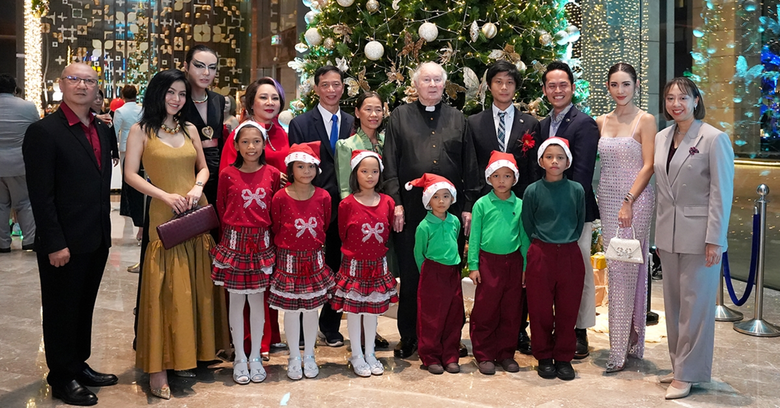 Hotel Nikko Bangkok Hosts 2024 Christmas Tree Lighting Ceremony