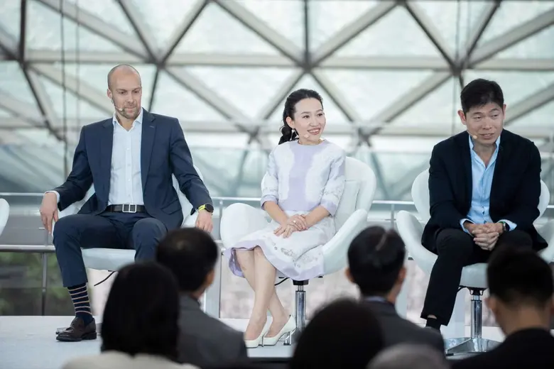 "ฐาปณี เตชะเจริญวิกุล" ซีอีโอหญิงแห่ง BJC ร่วมเสวนาบนเวทีระดับโลก CNBC Converge Live ถ่ายทอดมุมมองผู้นำรุ่นใหม่แห่งเอเชีย