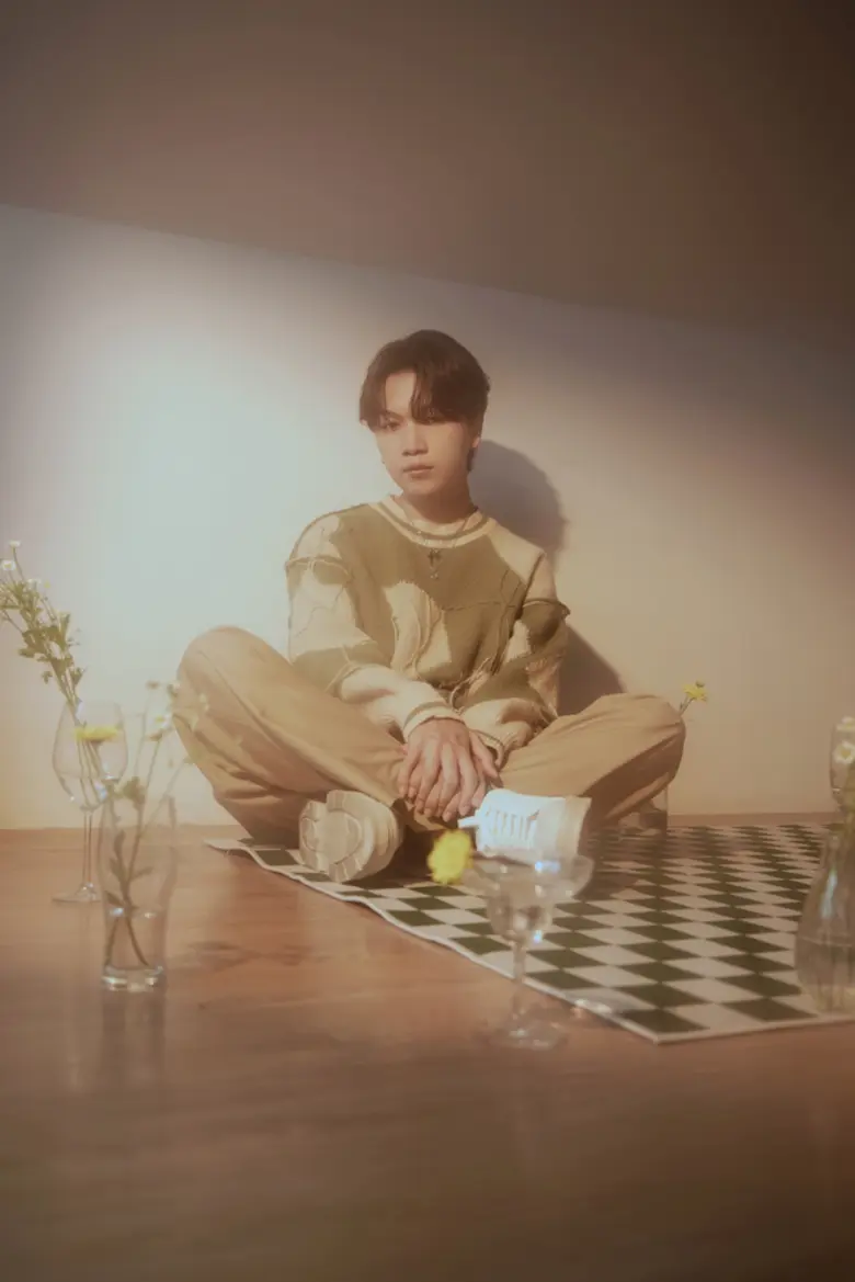 เลิกกั๊กได้ยัง "PONCHET" ปล่อยซิงเกิลใหม่ "รักไม่รัก (Close Friend)" ชวนแก๊งเพื่อนศิลปิน "VARINZ" โคจรร่วมงานอีกครั้ง