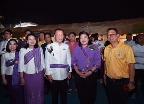 อว.นำการบินโดรนแปรอักษรเฉลิมพระเกียรติ ร่วมงานวันสถาปนาจังหวัดบึงกาฬ ครบรอบ 14 ปี ส่งเสริมการท่องเที่ยวในพื้นที่อย่างตระการตา มีประชาชนหลายหมื่นคนร่วมชมการแสดง