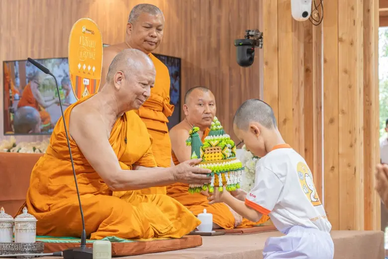 "สามเณรปลูกปัญญาธรรม ปี 11" ลาสิกขาอย่างเปี่ยมความหมาย ถ่ายทอดบทเรียน"กตัญญูคู่ความดี"จากใจ 12 สามเณร ณ สถานปฏิบัติธรรม ธวีธรรม โคราช