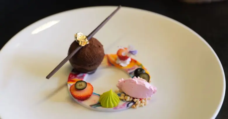 LOVE IS LOVE: A ROMANTIC BEACHSIDE DINNER FOR TWO AT SO SOFITEL HUA HIN