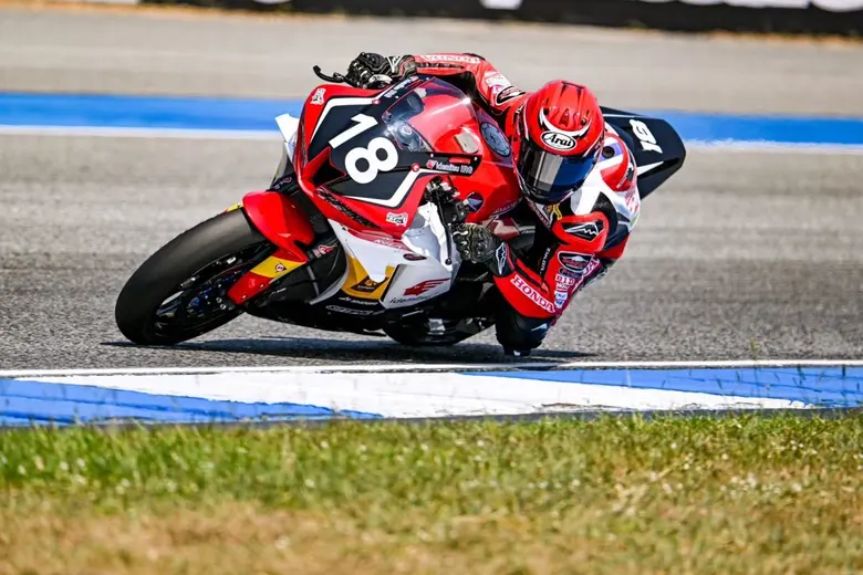 "ฮอนด้า เรซซิ่ง ไทยแลนด์" พร้อมทัพ Honda CBR Series "ชิพ-นครินทร์" นำทัพรุ่นใหญ่พร้อมดาวรุ่งไทย The Next Successor ศึกสองล้อชิงแชมป์เอเชีย ARRC 2025 สนามที่ 2 มาเลเซีย