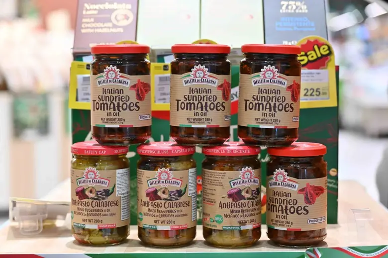 ท็อปส์ ในเครือเซ็นทรัล รีเทล เนรมิตมนต์เสน่ห์แห่งอิตาลีในงาน 'Discover Italia: The Most Iconic Products by Region' ยกทัพสินค้าอิตาลีที่ขึ้นชื่อจากแคว้นดัง ส่งตรงถึงไทย ไม่ต้องเดินทางไกลไปถึงอิตาลี