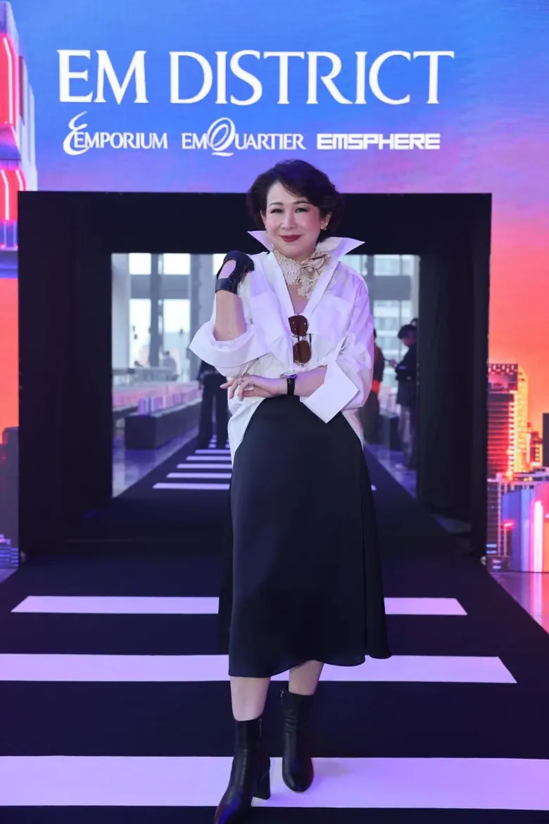 ปรากฎการณ์แฟชั่นโชว์ระดับโลก EM DISTRICT เปิดรันเวย์ "EMFASHIONICON EDGE" ในคอนเซ็ป The Essence of Bangkok พร้อมเปิดฉากเดือน PRIDE