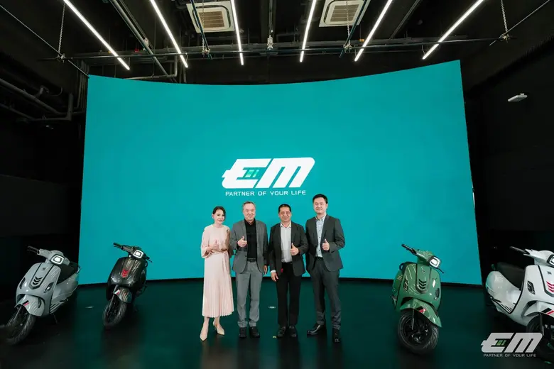 EM Motor เขย่าตลาด EV เปิดตัว "Legend Pro" มอเตอร์ไซค์ไฟฟ้าดีไซน์ล้ำ ฟังก์ชันจัดเต็ม ตอบโจทย์คนรุ่นใหม่ ด้วยนวัตกรรมที่เข้าถึงได้