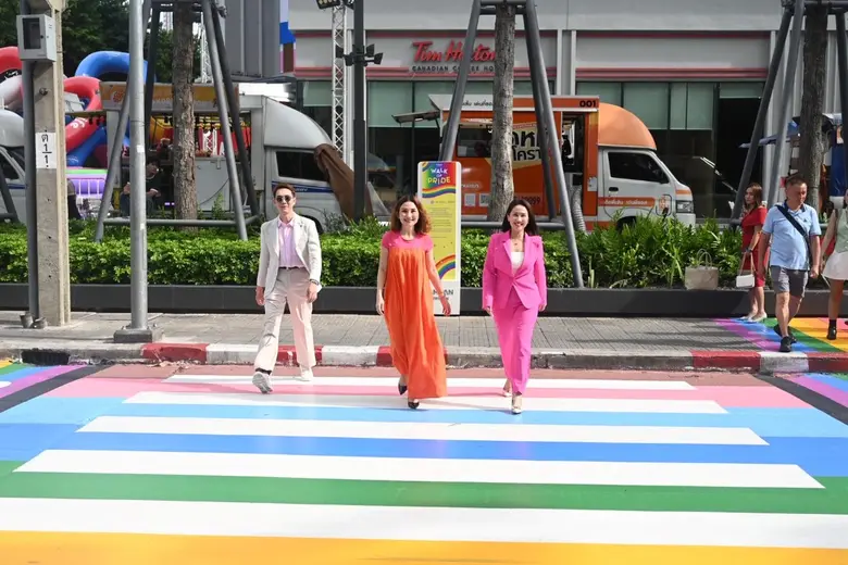 TOA ร่วมกับสามย่านมิตรทาวน์ และจุฬาฯ สร้างสรรค์ "Pride Crosswalk ทางม้าลายสีรุ้ง" เฉลิมฉลอง Pride Month ด้วยสีสันแห่งความหลากหลาย