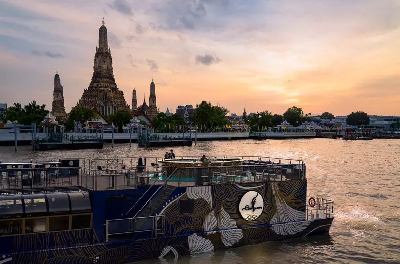 เรือแซฟฟรอน ครูซ โดย บันยันทรี กรุงเทพ อวดโฉมลุคใหม่จากแรงบันดาลใจ "ปลากัด" สัตว์น้ำประจำชาติบนเส้นทางสายวัฒนธรรมของลุ่มแม่น้ำเจ้าพระยา