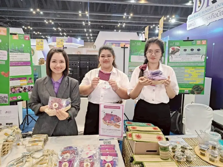 CIBA DPU ตอบรับเทรนด์รักษ์โลก ใน "มหกรรมงานวิจัยแห่งชาติ 2568" ชูผลิตภัณฑ์จากเศษผ้า ภายใต้แนวคิด 'Zero Waste'