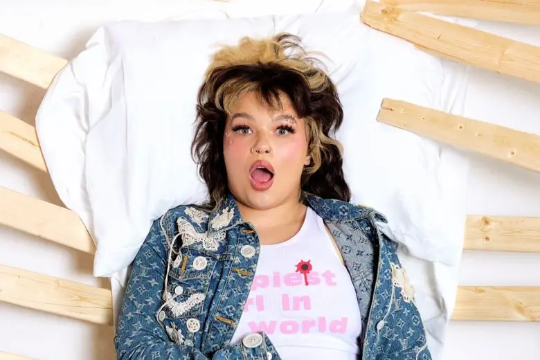 Lola Young แรงไม่แผ่ว! ส่งเพลงใหม่สุดเท่ "Not Like That Anymore" ครองใจ Gen Z อีกครั้ง พร้อมประกาศอัลบั้มใหม่แซ่บตั้งแต่ชื่อ I'm Only F**king Myself ฟังพร้อมกัน 19 ก.ย. นี้