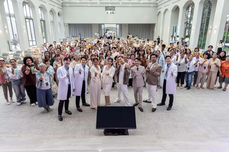 ชีวจิต X Health Link Clinic ยกทัพกูรูสุขภาพ จัดงาน "Comfort Zone of Healing พื้นที่อุ่นใจ ให้ทุกก้าวที่ใช่ เพื่อสุขภาพข้อเข่าที่ดี"
