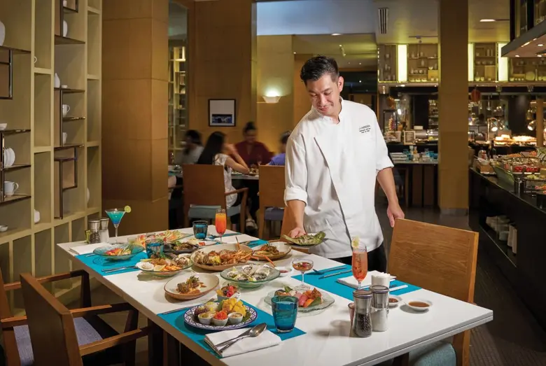 เลอ เมอริเดียน สุวรรณภูมิฯ นำเสนอความอร่อยเฉพาะกิจกับ Eat Out with Marriott Bonvoy สิทธิประโยชน์เฉพาะสมาชิกแมริออท บอนวอย ที่ห้องอารหารเลเทส เรซิพี และห้องอาหารอิตาเลียน ฟาโวลา