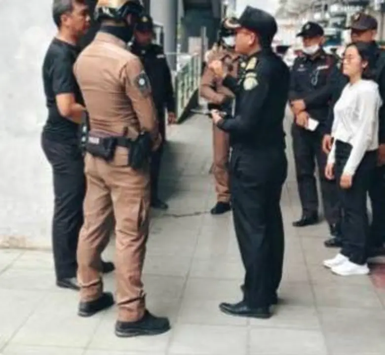 เขตจตุจักรจับมือตำรวจ-บีทีเอส กวดขันขอทาน-ผู้ค้าบนสกายวอล์กลาดพร้าว