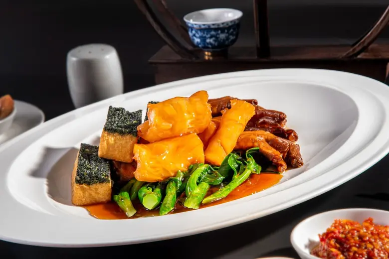 Wah Lok Unveils Braised Goose Webs with Fish Maw A Luxurious Cantonese Highlight