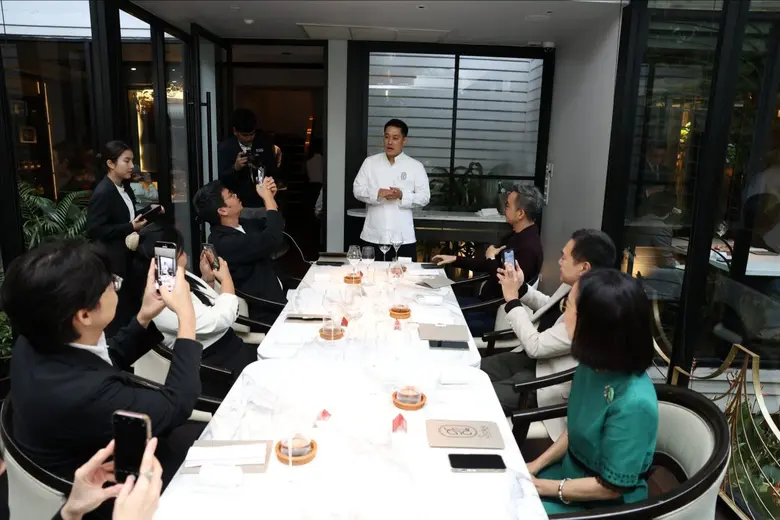 กรมทรัพย์สินทางปัญญาจับมือร้านศรณ์ Fine Dining มิชลิน 3 ดาวร้านอาหารไทยแห่งแรกของโลก นำสินค้า GI มารังสรรค์เมนูสุดพิเศษชวนนักชิม - กูรูอาหารชื่อดัง