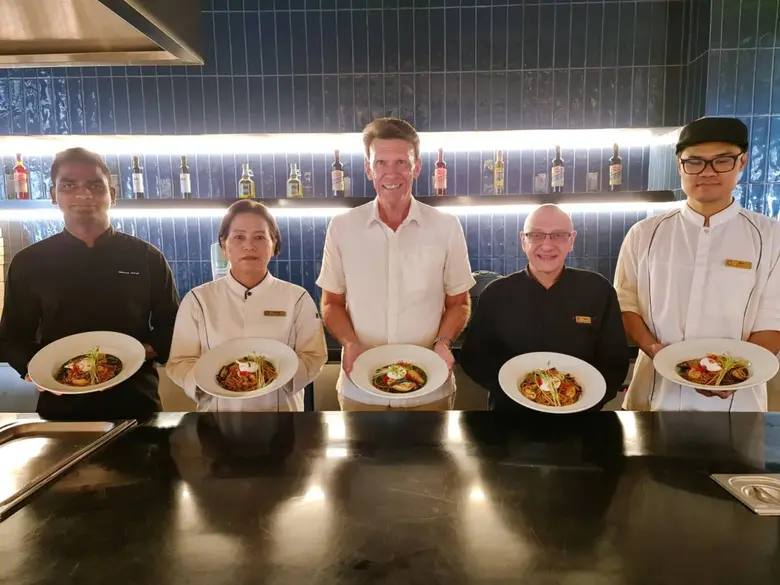 4 รีสอร์ท เซ็นทาราในภูเก็ต ผนึกกำลังร่วมสร้างประวัติศาสตร์ ในงาน "ภูเก็ต เพอรานากัน 2025" คว้า Guinness World Record
