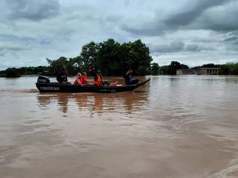 กรมประมง ส่งเจ้าหน้าที่พร้อมยานพาหนะช่วยเหลือผู้ประสบอุทกภัย 4 จังหวัดภาคเหนือ พร้อมสั่งการเตรียมพร้อม 24 ชั่วโมงทุกพื้นที่เสี่ยงพายุ "วิภา"