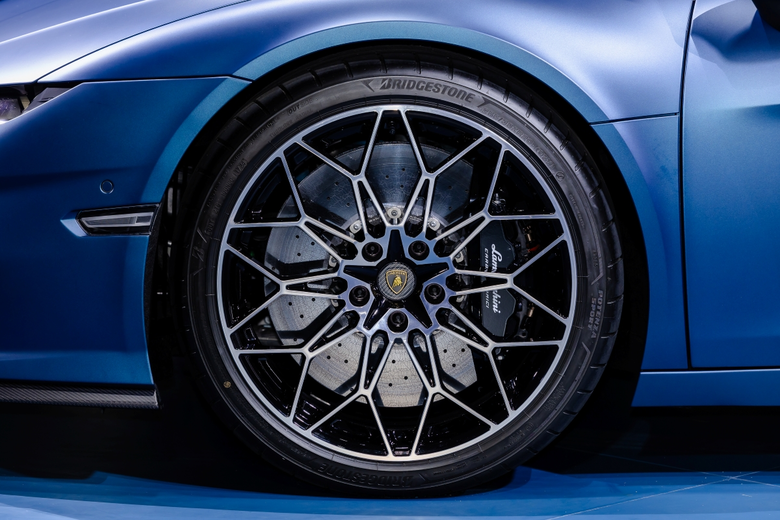 Bridgestone ได้รับเลือกจาก Lamborghini ในฐานะพันธมิตรร่วมพัฒนายางสปอร์ตสมรรถนะสูง ด้วยผลิตภัณฑ์ "POTENZA SPORT" ให้ "Lamborghini Temerario" เปิดตัวอย่างยิ่งใหญ่ในประเทศไทย ตอกย้ำแบรนด์ยางรถยนต์คุณภาพพรีเมียมสำหรับรถซูเปอร์สปอร์ตหรูระดับโลก