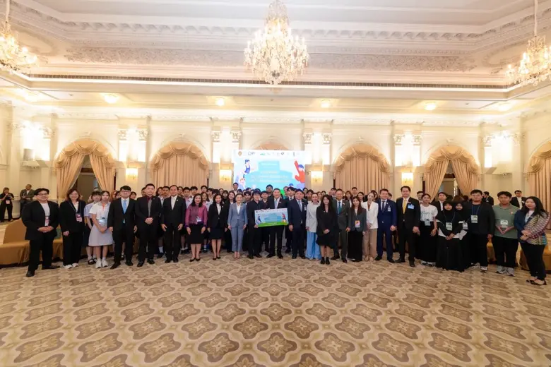 เครือข่ายเยาวชนเพื่อความเสมอภาคทางการศึกษา นำเสนอนโยบาย "Learning Passport" ต่อคณะรัฐมนตรี ชูแนวคิดบัตรประชาชนใบเดียว พาเด็กทุกคนเข้าถึงการเรียนรู้ฟรีได้ตลอดชีวิต