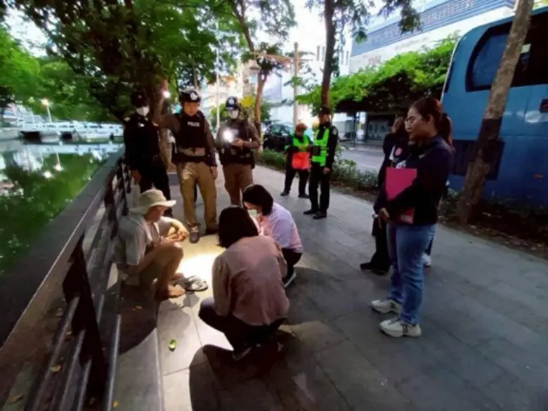 กทม. เดินหน้ามาตรการยกระดับความปลอดภัย แก้ปัญหาคนไร้บ้าน-ขอทานย่านราชประสงค์