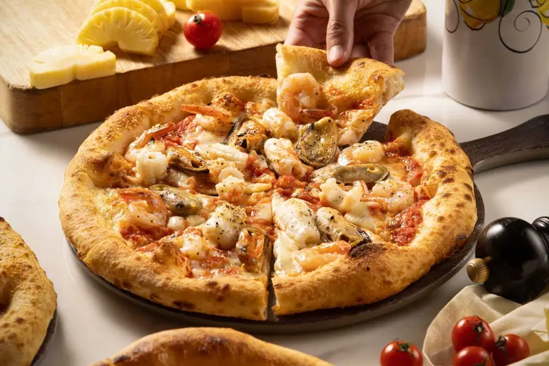 Authentic Italian Pizza with a Bangkok Skyline View at Ventisi restaurant