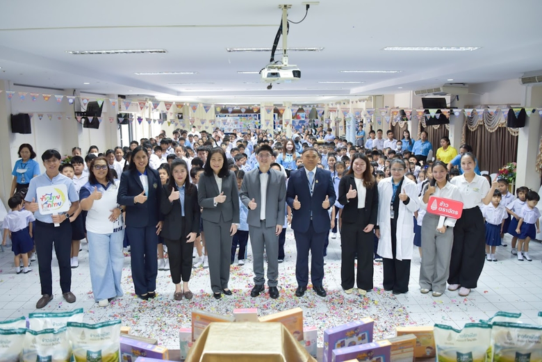 สสวท. สนับสนุนสื่อและกิจกรรมการเรียนรู้ "สสวท. อาสา พาน้องเรียนรู้ ด้านวิทย์ คณิต และเทคโนโลยี" ณ โรงเรียนดาราคาม