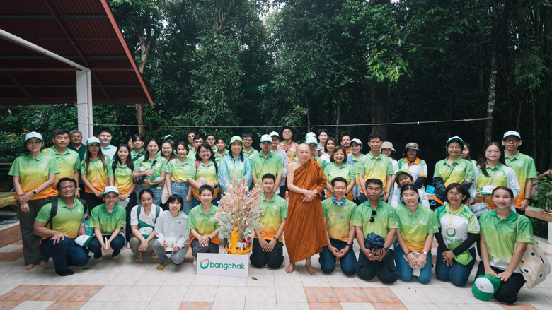 "Forest Robe Offering for Watershed Conservation" - Bangchak Marks 21 Years of Phu Long Reforestation, Advancing the Royal Initiative of "Wet Fire Breaks" to Restore Nature