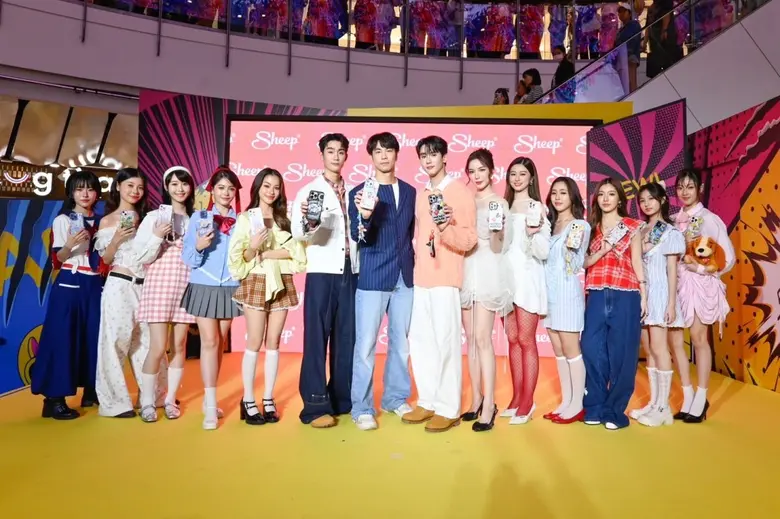 ฟอส-บุ๊ค แท็กทีม อวดโฉมเคส Sheep คอลเลคชั่น "Disney Mickey & Friends" เสิร์ฟความจิ้น ฟินสนั่น สร้างปรากฏการณ์ แฟนคลับกรี๊ดห้างแตก