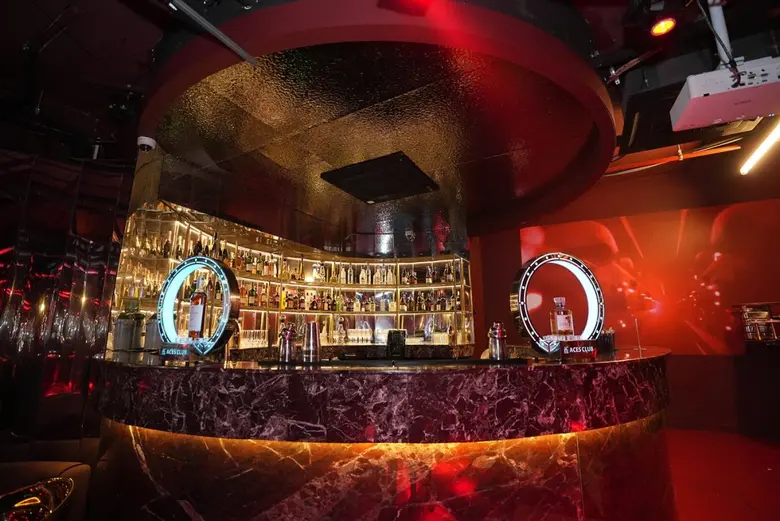 Aces Nightclub: ที่สุดของแลนด์มาร์กใหม่สายไนท์ไลฟ์กรุงเทพฯ