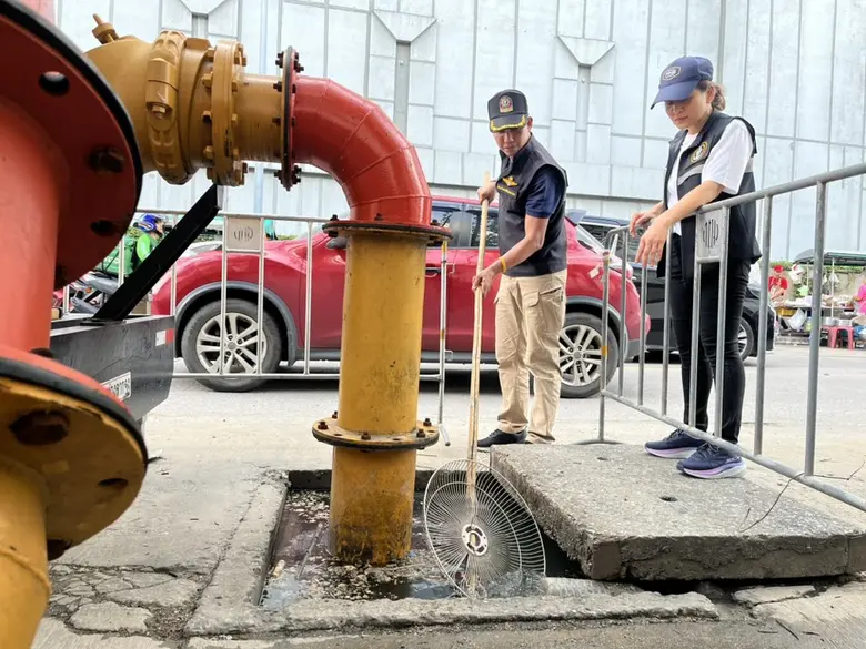 เขตบางนาเร่งแก้ปัญหาน้ำท่วมอุดมสุข จัดทีมลงพื้นที่ช่วยเหลือประชาชน
