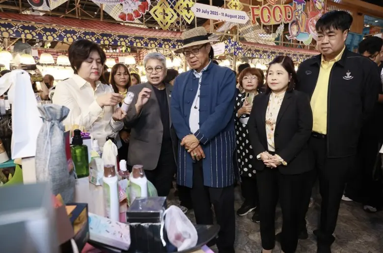 กทม. เปิดตัว "โครงการยกระดับผลิตภัณฑ์กรุงเทพมหานครสู่สากล" ปลุกพลังของดีกรุงเทพ อวดโฉมสินค้ากรุงเทพฯ สู่ตลาดโลก พร้อมเปิดพิกัดจุดจำหน่าย 11 แห่งทั่วกรุง!