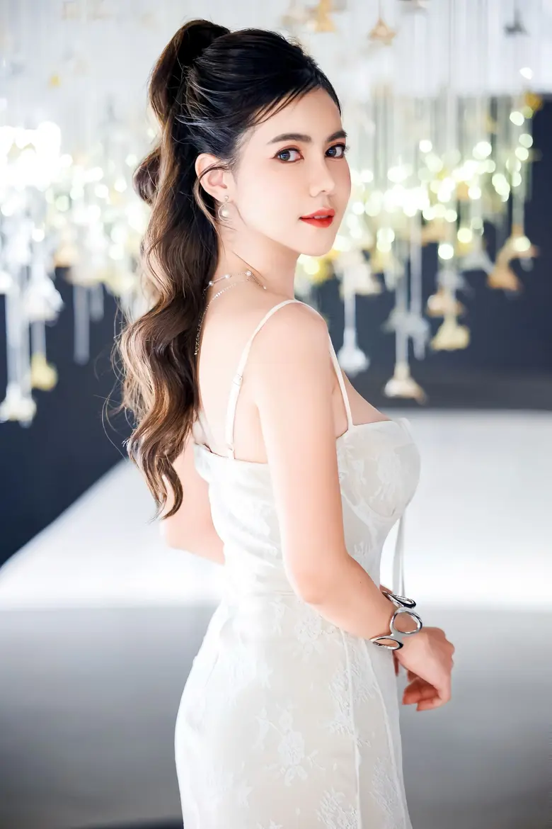 จากนักแสดงสู่ผู้บริหาร! "จูน - พัณณ์นิกา คุ้มแก้ว" เปิดตัวค่ายเพลง YOO MUSIC พร้อมส่งศิลปินคนแรก "PartApi" เดบิวต์ซิงเกิล "Whisper" 10 ตุลาคมนี้