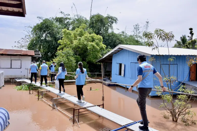 กรมอนามัย ขานรับข้อสั่งการ รมว.สธ. ช่วยเหลือ ดูแลสุขภาพ จัดการสุขาภิบาลน้ำท่วม อ่างทอง พบกลุ่มเปราะบาง 111 คน ได้รับการช่วยเหลือแล้ว