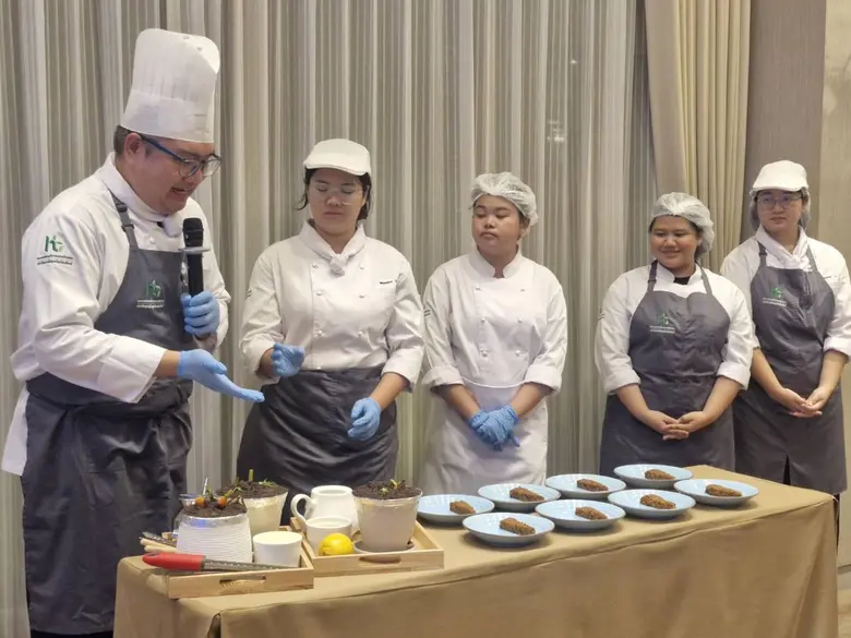 DPU จับเทรนด์ผู้บริโภคยุคใหม่ เสิร์ฟหลักสูตร"ศิลปะการประกอบอาหาร" ปั้นเชฟรุ่นใหม่ครบรส "ศาสตร์ ศิลป์ มีสไตล์"ต่อยอดสู่อาชีพระดับนานาชาติ