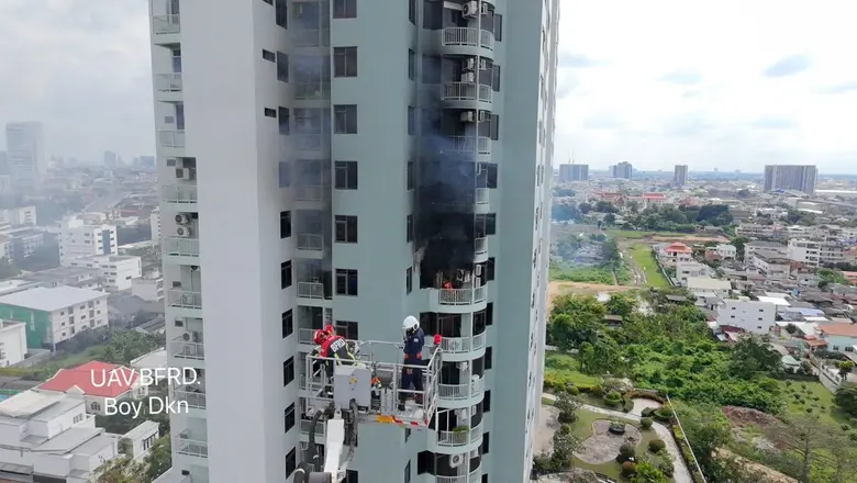 กทม. เร่งช่วยเหลือผู้ประสบเหตุเพลิงไหม้คอนโดฯ สูง 38 ชั้น เข้มตรวจระบบป้องกันอัคคีภัยอาคารสูงทั่วกรุง