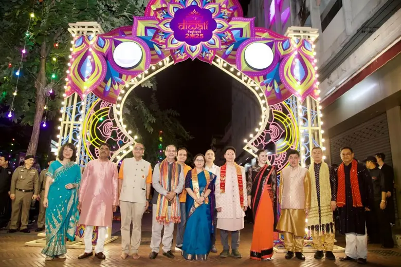 แสงศรัทธาจากอินเดียสู่ไทย! ททท. เปิดงาน Amazing Thailand Grand Diwali Festival 2025 ร่ายมนต์เสน่ห์เทศกาลแห่งแสงสว่าง 'Light Unites Us' ฉลองยิ่งใหญ่มิตรภาพ 2 ประเทศแน่นแฟ้น