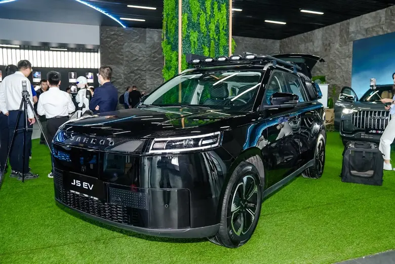 OMODA & JAECOO เผยโฉมอุปกรณ์เสริมใหม่เพื่อไลฟ์สไตล์การผจญภัย สำหรับ JAECOO 5 EV และ JAECOO 7 SHS