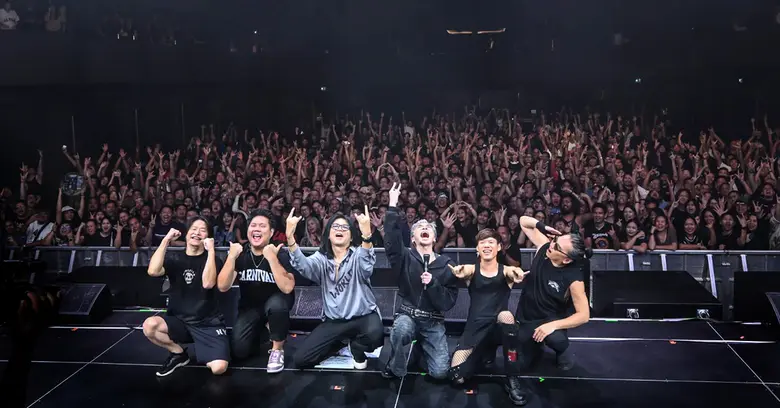 เก็บตกภาพ Blackhead "Back2Back Concert" กลับมาร็อกเต็มพลัง! เดือดจัดสองอัลบั้มติด เซอร์ไพรส์ "MR.ใหม่ตัวจริง" บอดี้เซิร์ฟกลางฮอลล์!