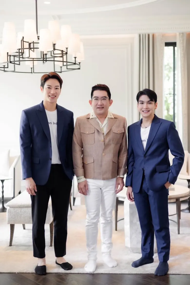 "ร่มเย็น อินฟินิตี้"ลุยไตรมาสสุดของปีชวนสัมผัสบ้านเดี่ยวสุดหรู "นาราสิริ พหลฯ - วัชรพล" "ร่มเย็น อินฟินิตี้"ลุยไตรมาสสุดของปีชวนสัมผัสบ้านเดี่ยวสุดหรู "นาราสิริ พหลฯ - วัชรพล"